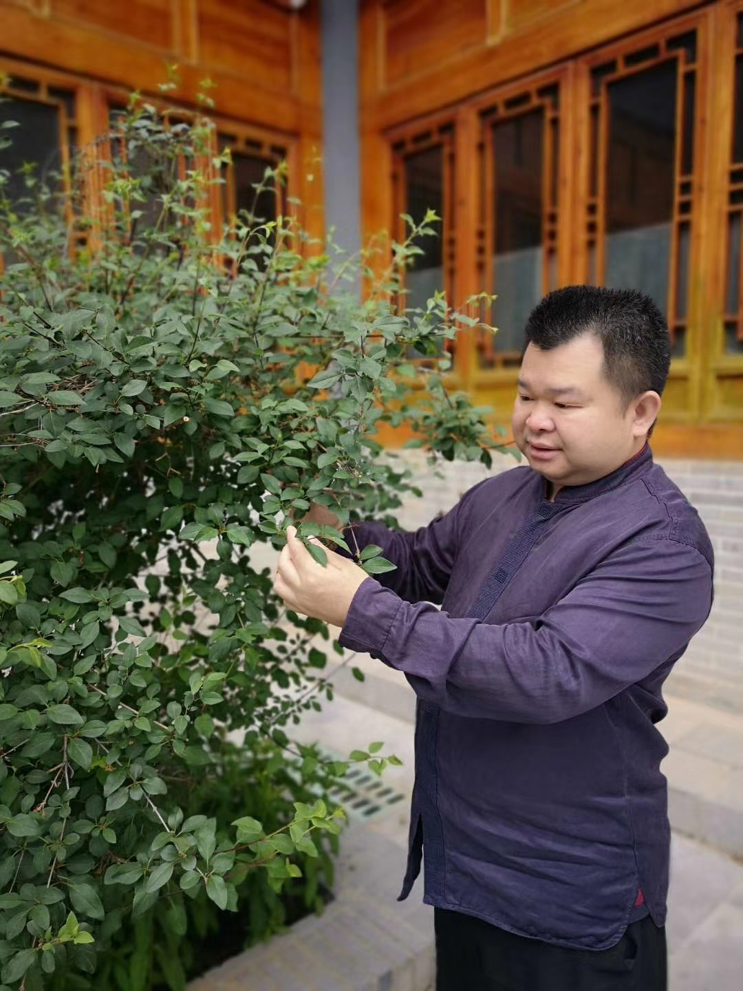 10问杨志华老师 - 香港扶正堂国际美业集团